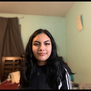 Meet your Posher, Daniela